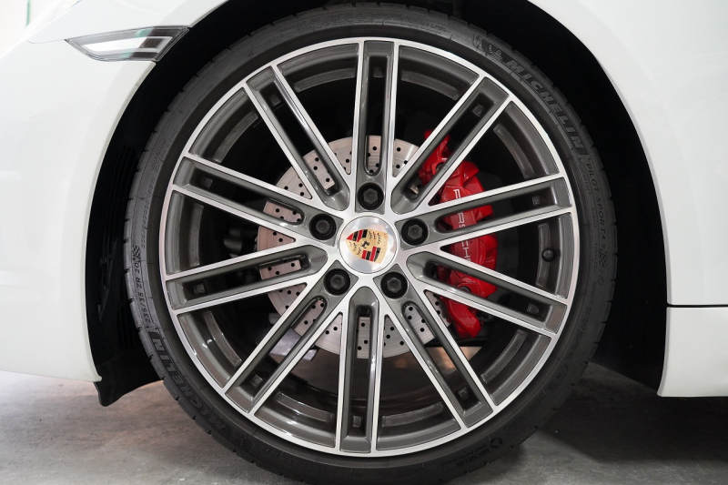 ポルシェ 718 ボクスター GTS 6MT スポーツデザイン&GTSインテリア&カーボンインテリアPKG 20インチ911turboホイール BOSEサウンド 禁煙車 中古車 中古車