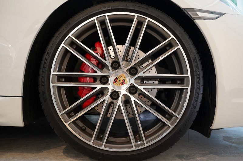 ポルシェ 718 ボクスター GTS 6MT スポーツデザイン&GTSインテリア&カーボンインテリアPKG 20インチ911turboホイール BOSEサウンド 禁煙車 中古車 中古車