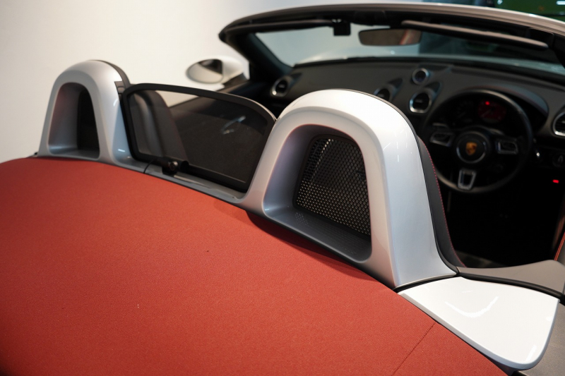 ポルシェ 718 ボクスター GTS 6MT スポーツデザイン&GTSインテリア&カーボンインテリアPKG 20インチ911turboホイール BOSEサウンド 禁煙車 中古車 中古車