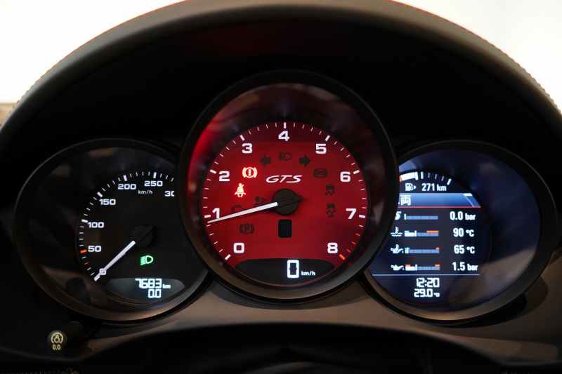 ポルシェ 718 ボクスター GTS 6MT スポーツデザイン&GTSインテリア&カーボンインテリアPKG 20インチ911turboホイール BOSEサウンド 禁煙車 中古車 中古車