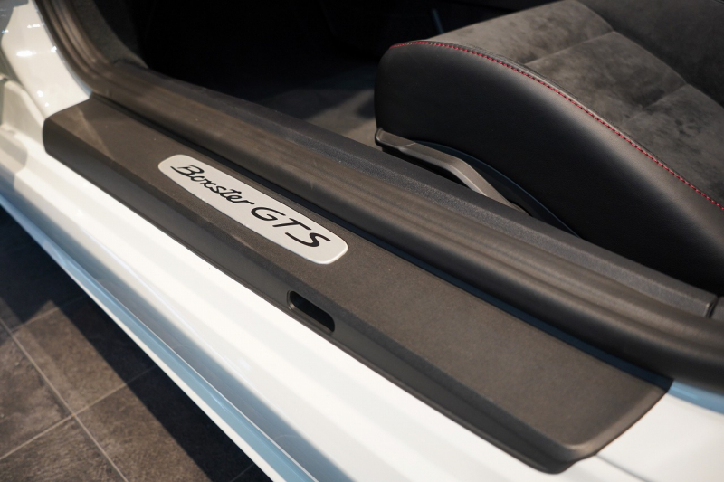 ポルシェ 718 ボクスター GTS 6MT スポーツデザイン&GTSインテリア&カーボンインテリアPKG 20インチ911turboホイール BOSEサウンド 禁煙車 中古車 中古車