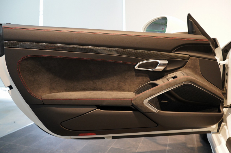 ポルシェ 718 ボクスター GTS 6MT スポーツデザイン&GTSインテリア&カーボンインテリアPKG 20インチ911turboホイール BOSEサウンド 禁煙車 中古車 中古車