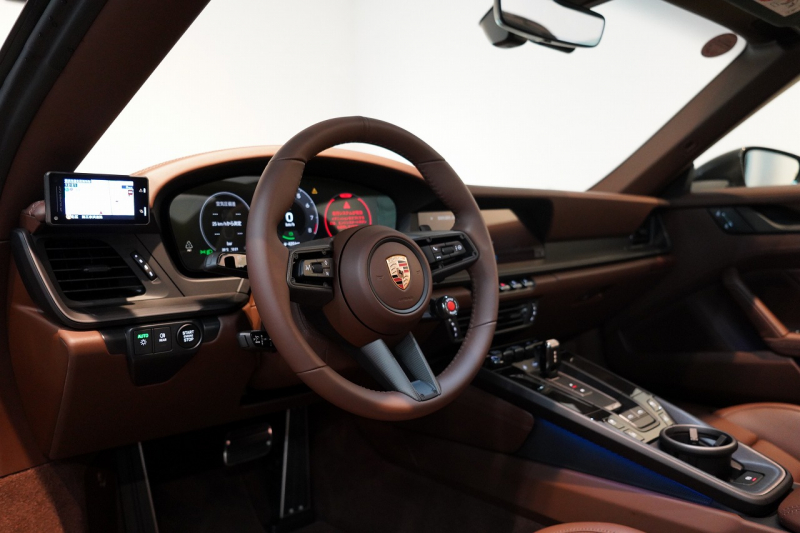 ポルシェ 911(Type992) Targa 4 GTS 992.2後期モデル 1オーナー Sport DesignPKGカーボン PCCB クラブレザーインテリア 中古車 中古車