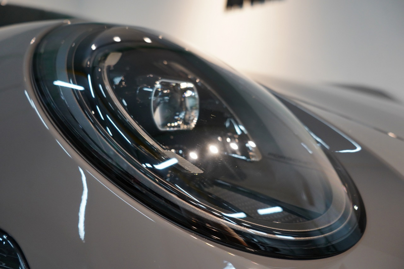 ポルシェ 911(Type992) Targa 4 GTS 992.2後期モデル 1オーナー Sport DesignPKGカーボン PCCB クラブレザーインテリア 中古車 中古車