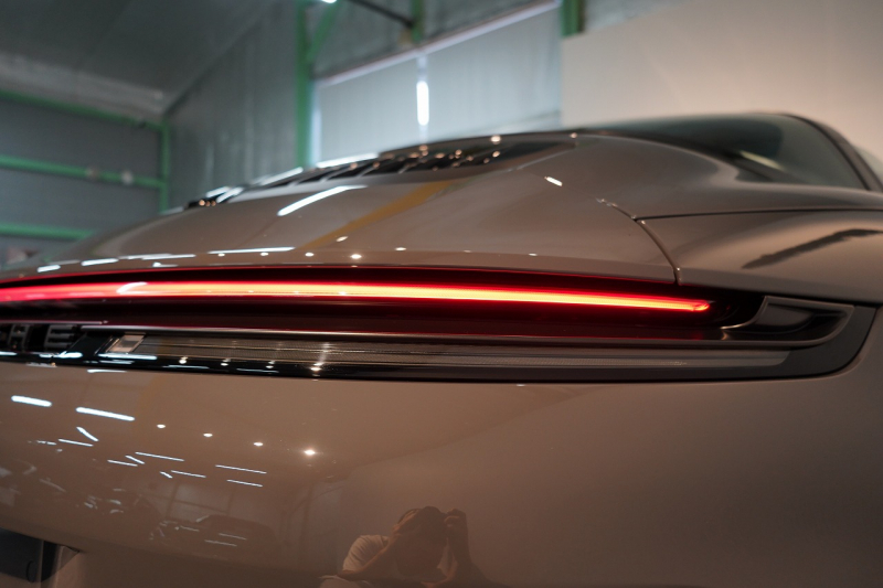 ポルシェ 911(Type992) Targa 4 GTS 992.2後期モデル 1オーナー Sport DesignPKGカーボン PCCB クラブレザーインテリア 中古車 中古車