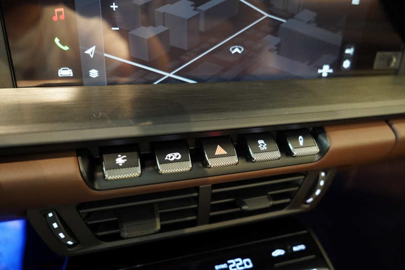 ポルシェ 911(Type992) Targa 4 GTS 992.2後期モデル 1オーナー Sport DesignPKGカーボン PCCB クラブレザーインテリア 中古車 中古車