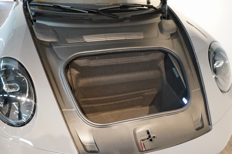 ポルシェ 911(Type992) Targa 4 GTS 992.2後期モデル 1オーナー Sport DesignPKGカーボン PCCB クラブレザーインテリア 中古車 中古車