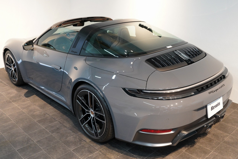 ポルシェ 911(Type992) Targa 4 GTS 992.2後期モデル 1オーナー Sport DesignPKGカーボン PCCB クラブレザーインテリア 中古車 中古車