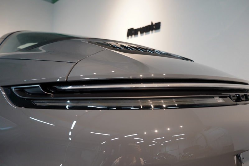 ポルシェ 911(Type992) Targa 4 GTS 992.2後期モデル 1オーナー Sport DesignPKGカーボン PCCB クラブレザーインテリア 中古車 中古車