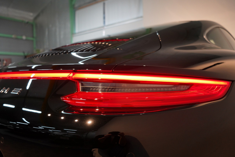 ポルシェ 911(Type991.2) Carrera 4S 7MT 左H 正規D車 スポクロ スポーツテールパイプ PASMスポーツシャシー レザーインテリア 禁煙車 中古車 中古車