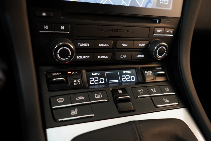 ポルシェ 911(Type991.2) Carrera 4S 7MT 左H 正規D車 スポクロ スポーツテールパイプ PASMスポーツシャシー レザーインテリア 禁煙車 中古車 中古車