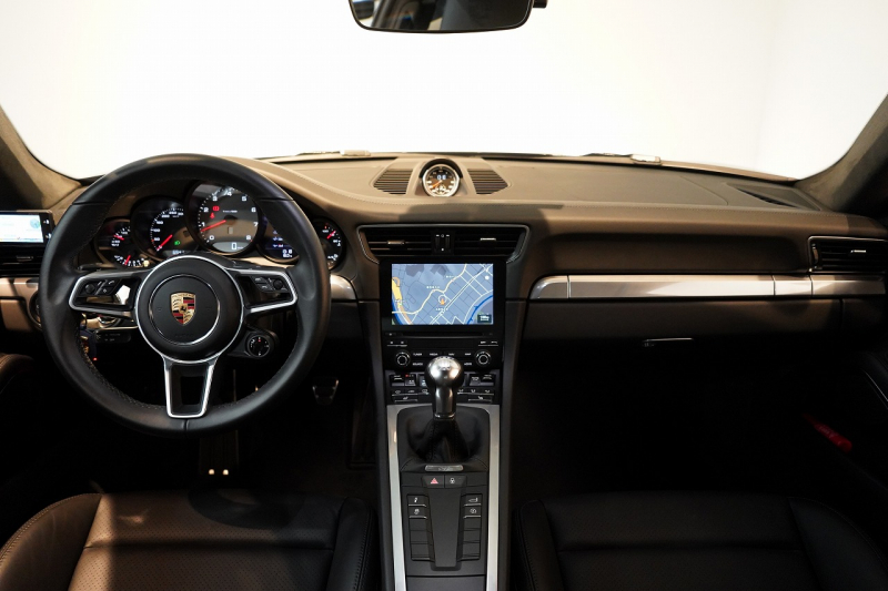 ポルシェ 911(Type991.2) Carrera 4S 7MT 左H 正規D車 スポクロ スポーツテールパイプ PASMスポーツシャシー レザーインテリア 禁煙車 中古車 中古車