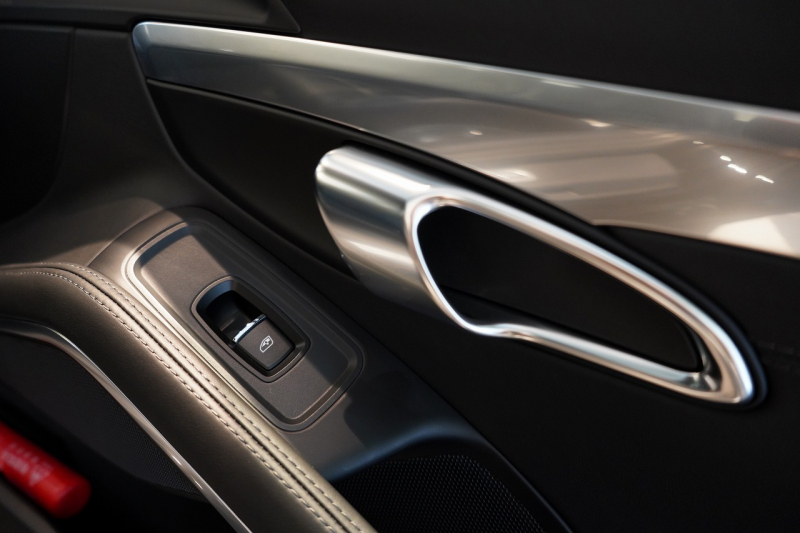 ポルシェ 911(Type991.2) Carrera 4S 7MT 左H 正規D車 スポクロ スポーツテールパイプ PASMスポーツシャシー レザーインテリア 禁煙車 中古車 中古車