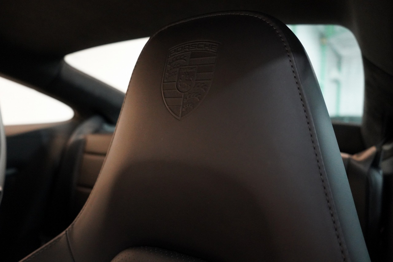 ポルシェ 911(Type991.2) Carrera 4S 7MT 左H 正規D車 スポクロ スポーツテールパイプ PASMスポーツシャシー レザーインテリア 禁煙車 中古車 中古車