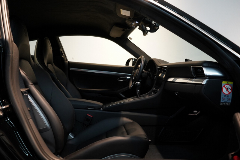 ポルシェ 911(Type991.2) Carrera 4S 7MT 左H 正規D車 スポクロ スポーツテールパイプ PASMスポーツシャシー レザーインテリア 禁煙車 中古車 中古車