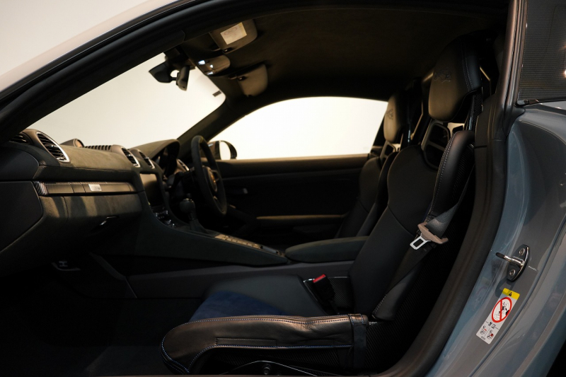 ポルシェ 718 ケイマン GT4RS OP739万 マグネシウムホイール ヴァイザッハPKG クロノPKG PCCB Fリフト BOSEサウンド 中古車 中古車