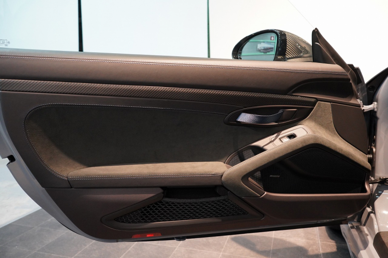 ポルシェ 718 ケイマン GT4RS OP739万 マグネシウムホイール ヴァイザッハPKG クロノPKG PCCB Fリフト BOSEサウンド 中古車 中古車