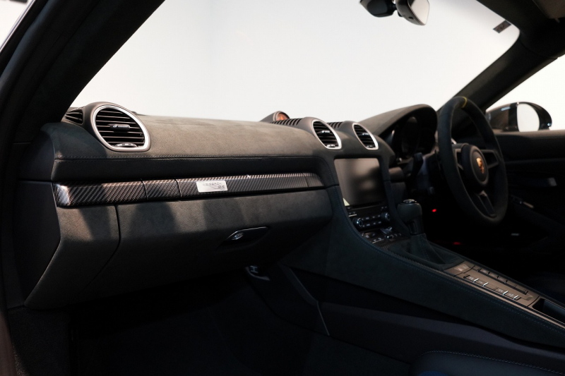 ポルシェ 718 ケイマン GT4RS OP739万 マグネシウムホイール ヴァイザッハPKG クロノPKG PCCB Fリフト BOSEサウンド 中古車 中古車