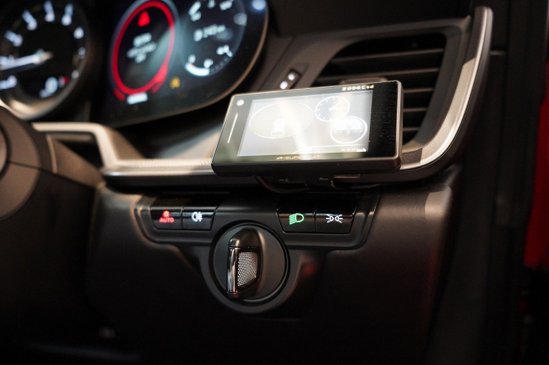 ポルシェ 911(Type992) Targa 4 PDK スポクロ スポーツテールパイプ 20/21インチカレラクラシックホイール レザーインテリア 14wayシート Burmesterサウンド 中古車 中古車