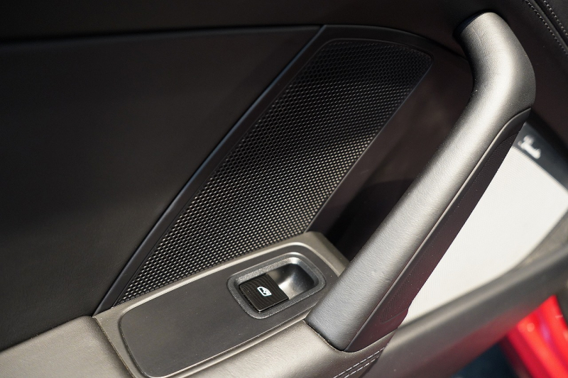 ポルシェ 911(Type992) Targa 4 PDK スポクロ スポーツテールパイプ 20/21インチカレラクラシックホイール レザーインテリア 14wayシート Burmesterサウンド 中古車 中古車