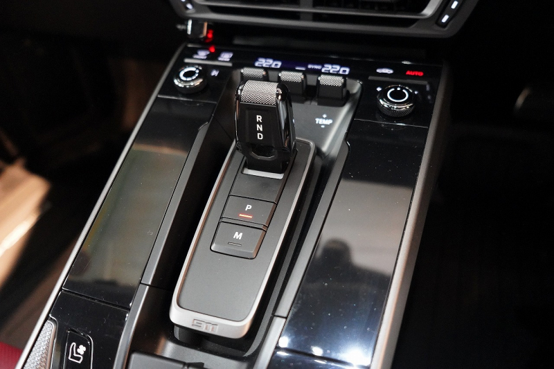 ポルシェ 911(Type992) Targa 4 PDK スポクロ スポーツテールパイプ 20/21インチカレラクラシックホイール レザーインテリア 14wayシート Burmesterサウンド 中古車 中古車