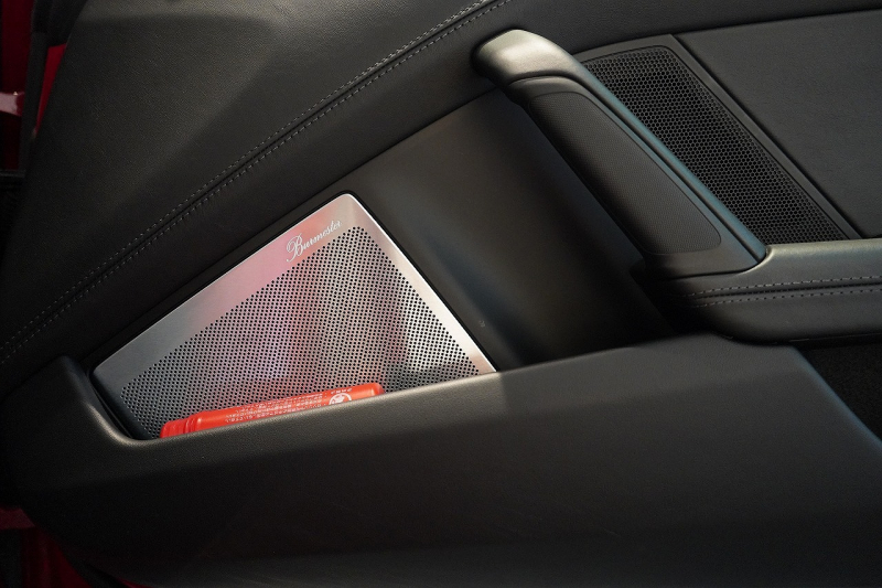 ポルシェ 911(Type992) Targa 4 PDK スポクロ スポーツテールパイプ 20/21インチカレラクラシックホイール レザーインテリア 14wayシート Burmesterサウンド 中古車 中古車