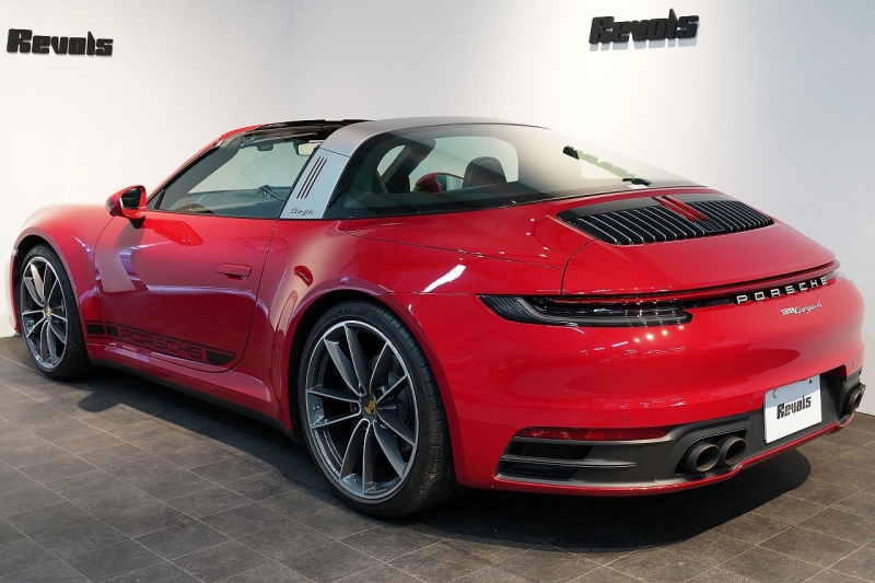 ポルシェ 911(Type992) Targa 4 PDK スポクロ スポーツテールパイプ 20/21インチカレラクラシックホイール レザーインテリア 14wayシート Burmesterサウンド 中古車 中古車