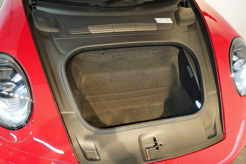 ポルシェ 911(Type992) Targa 4 PDK スポクロ スポーツテールパイプ 20/21インチカレラクラシックホイール レザーインテリア 14wayシート Burmesterサウンド 中古車 中古車