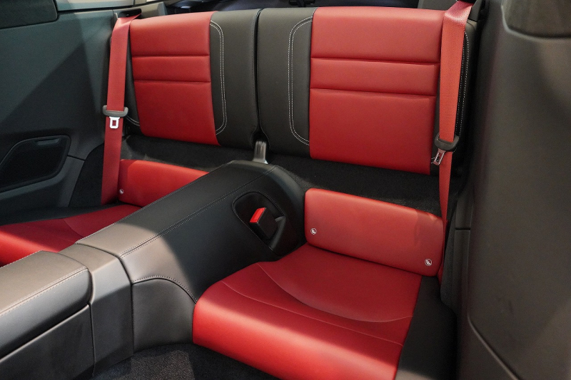 ポルシェ 911(Type992) Targa 4 PDK スポクロ スポーツテールパイプ 20/21インチカレラクラシックホイール レザーインテリア 14wayシート Burmesterサウンド 中古車 中古車