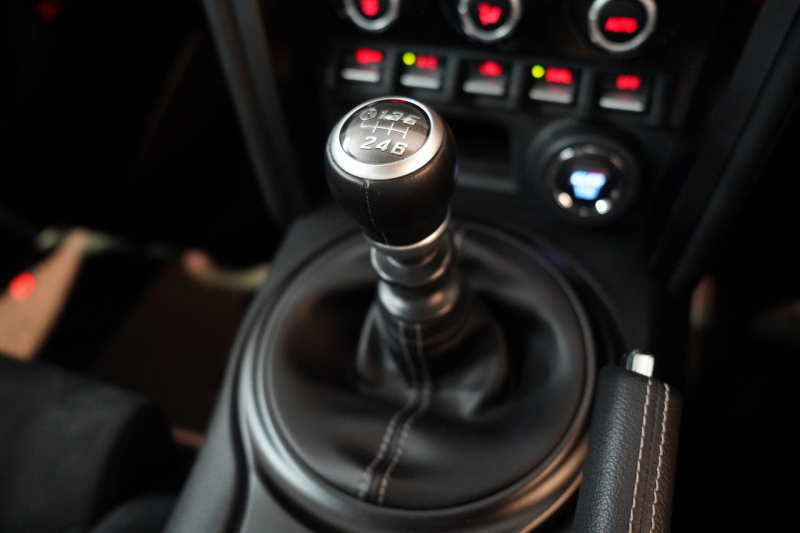 トヨタ 86 GR 6MT  1オーナー BLITZマフラー モノブロックブレーキ 専用17インチ鍛造軽量ホイール 禁煙車 中古車 中古車