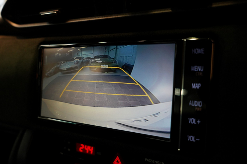 トヨタ 86 GR 6MT  1オーナー BLITZマフラー モノブロックブレーキ 専用17インチ鍛造軽量ホイール 禁煙車 中古車 中古車