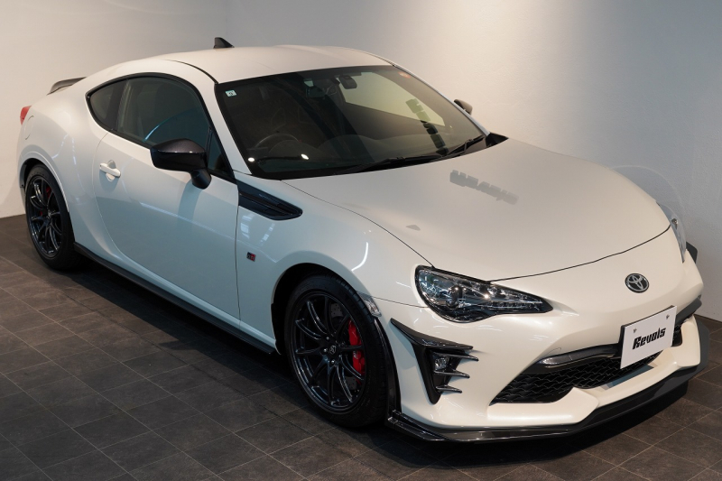 トヨタ 86 GR 6MT  1オーナー BLITZマフラー モノブロックブレーキ 専用17インチ鍛造軽量ホイール 禁煙車 中古車 中古車