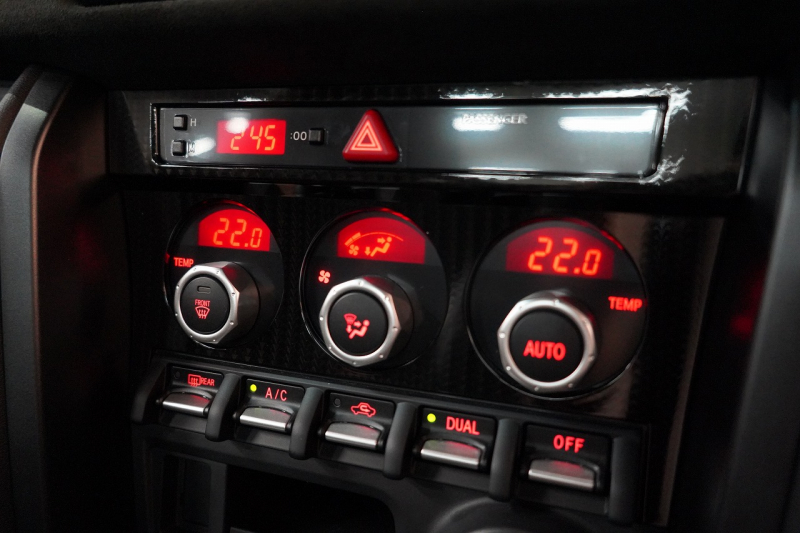 トヨタ 86 GR 6MT  1オーナー BLITZマフラー モノブロックブレーキ 専用17インチ鍛造軽量ホイール 禁煙車 中古車 中古車