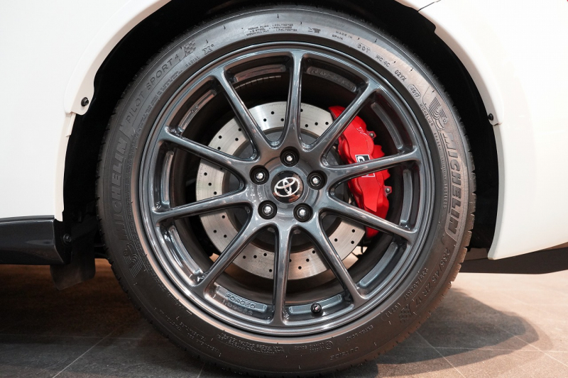 トヨタ 86 GR 6MT  1オーナー BLITZマフラー モノブロックブレーキ 専用17インチ鍛造軽量ホイール 禁煙車 中古車 中古車