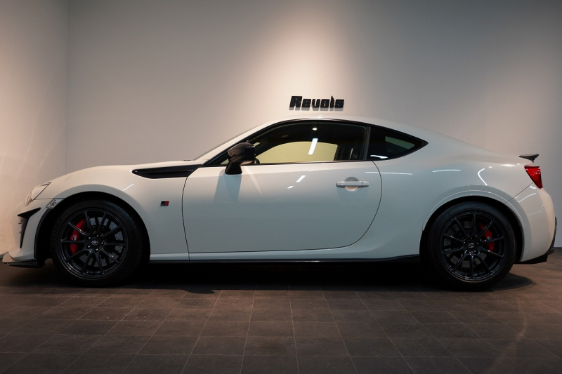 トヨタ 86 GR 6MT  1オーナー BLITZマフラー モノブロックブレーキ 専用17インチ鍛造軽量ホイール 禁煙車 中古車 中古車