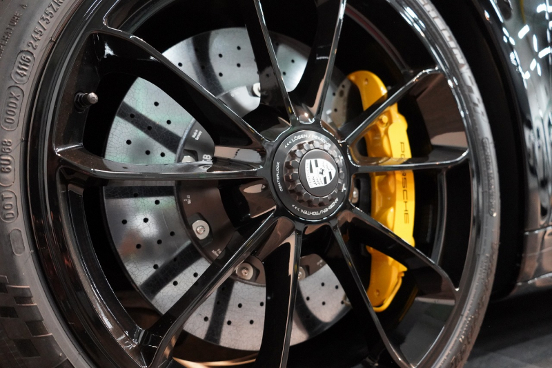 ポルシェ 911(Type991.1) 911R 世界限定車991台 LEDヘッド Fリフト スポーツクロノ ブラック×ブラウンレザーインテリア カスタムカラーブラック（日本1台）  中古車