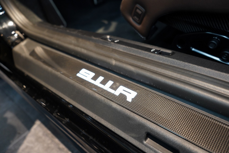 ポルシェ 911(Type991.1) 911R 世界限定車991台 LEDヘッド Fリフト スポーツクロノ ブラック×ブラウンレザーインテリア カスタムカラーブラック（日本1台）  中古車