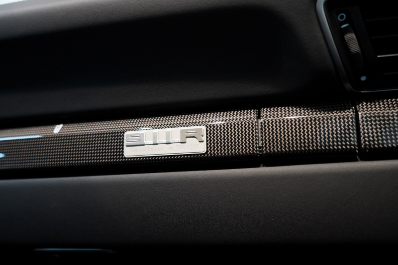 ポルシェ 911(Type991.1) 911R 世界限定車991台 LEDヘッド Fリフト スポーツクロノ ブラック×ブラウンレザーインテリア カスタムカラーブラック（日本1台）  中古車