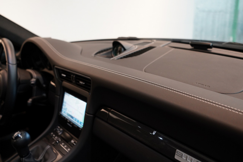 ポルシェ 911(Type991.1) 911R 世界限定車991台 LEDヘッド Fリフト スポーツクロノ ブラック×ブラウンレザーインテリア カスタムカラーブラック（日本1台）  中古車