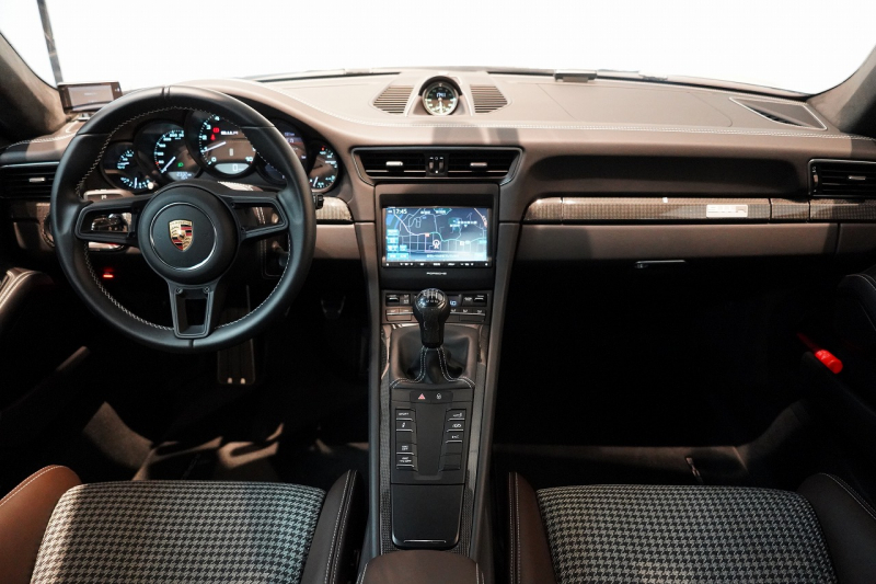 ポルシェ 911(Type991.1) 911R 世界限定車991台 LEDヘッド Fリフト スポーツクロノ ブラック×ブラウンレザーインテリア カスタムカラーブラック（日本1台）  中古車