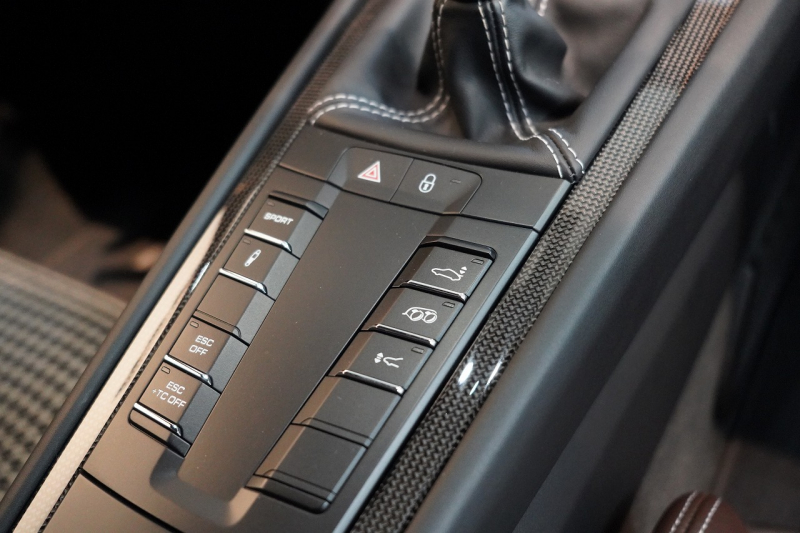 ポルシェ 911(Type991.1) 911R 世界限定車991台 LEDヘッド Fリフト スポーツクロノ ブラック×ブラウンレザーインテリア カスタムカラーブラック（日本1台）  中古車