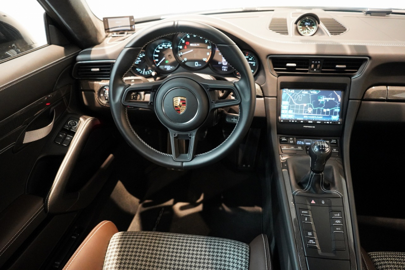 ポルシェ 911(Type991.1) 911R 世界限定車991台 LEDヘッド Fリフト スポーツクロノ ブラック×ブラウンレザーインテリア カスタムカラーブラック（日本1台）  中古車