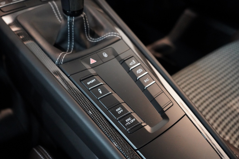 ポルシェ 911(Type991.1) 911R 世界限定車991台 LEDヘッド Fリフト スポーツクロノ ブラック×ブラウンレザーインテリア カスタムカラーブラック（日本1台）  中古車