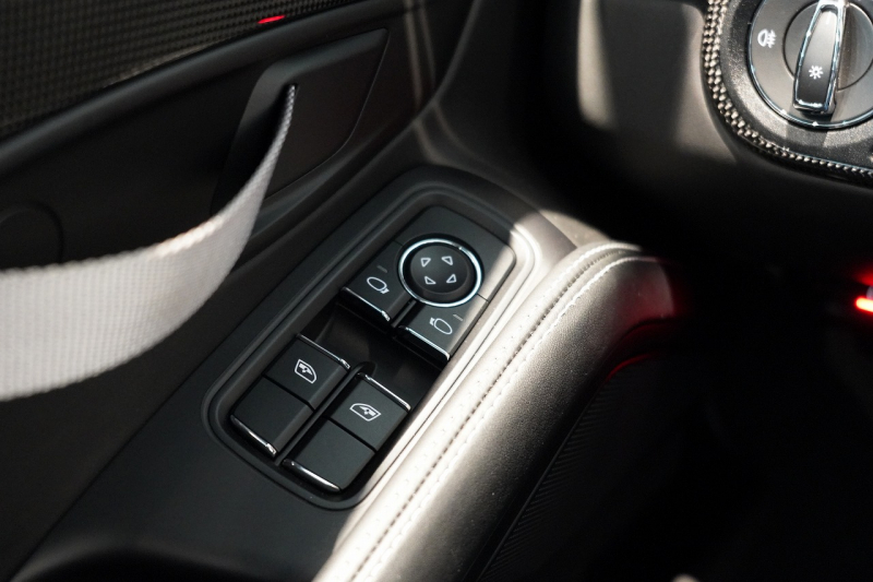 ポルシェ 911(Type991.1) 911R 世界限定車991台 LEDヘッド Fリフト スポーツクロノ ブラック×ブラウンレザーインテリア カスタムカラーブラック（日本1台）  中古車