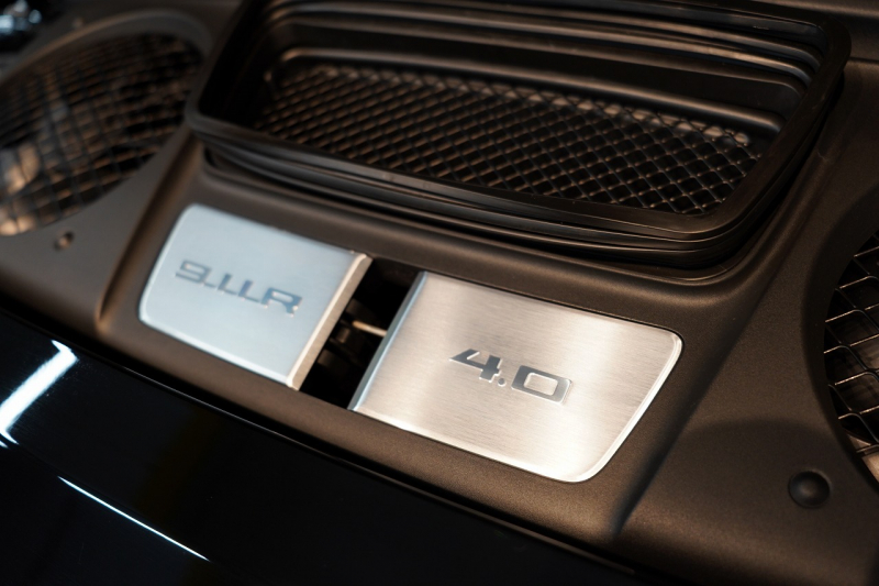 ポルシェ 911(Type991.1) 911R 世界限定車991台 LEDヘッド Fリフト スポーツクロノ ブラック×ブラウンレザーインテリア カスタムカラーブラック（日本1台）  中古車