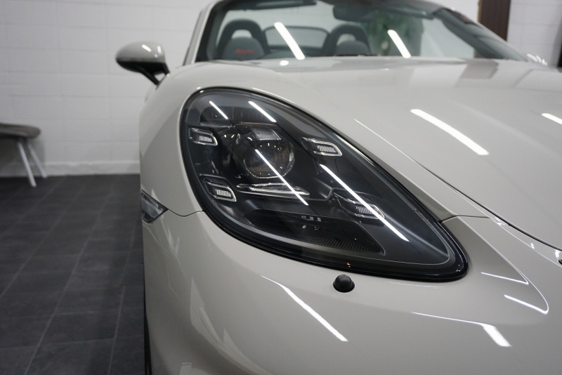 ポルシェ 718スパイダー Spyder  6MT クレヨン  LEDヘッドライト レザーインテリア カーボンインテリア  中古車