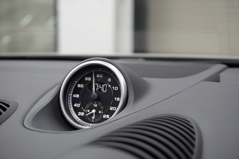 ポルシェ 718スパイダー Spyder  6MT クレヨン  LEDヘッドライト レザーインテリア カーボンインテリア  中古車