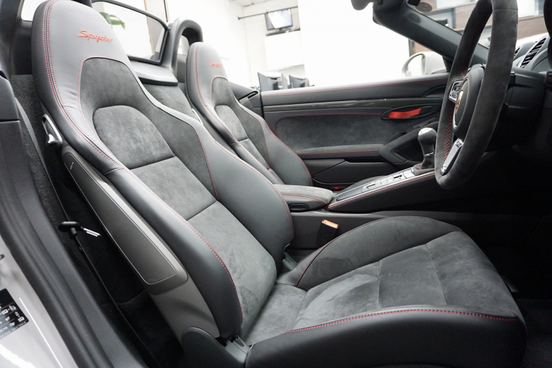 ポルシェ 718スパイダー Spyder  6MT クレヨン  LEDヘッドライト レザーインテリア カーボンインテリア  中古車