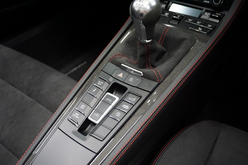 ポルシェ 718スパイダー Spyder  6MT クレヨン  LEDヘッドライト レザーインテリア カーボンインテリア  中古車