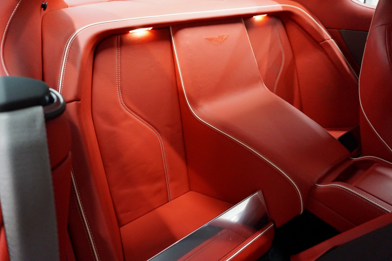 アストンマーティン ヴィラージュ Virage タッチトロニック2　正規ディーラー カーボンブレーキ OP20インチホイール 中古車 中古車